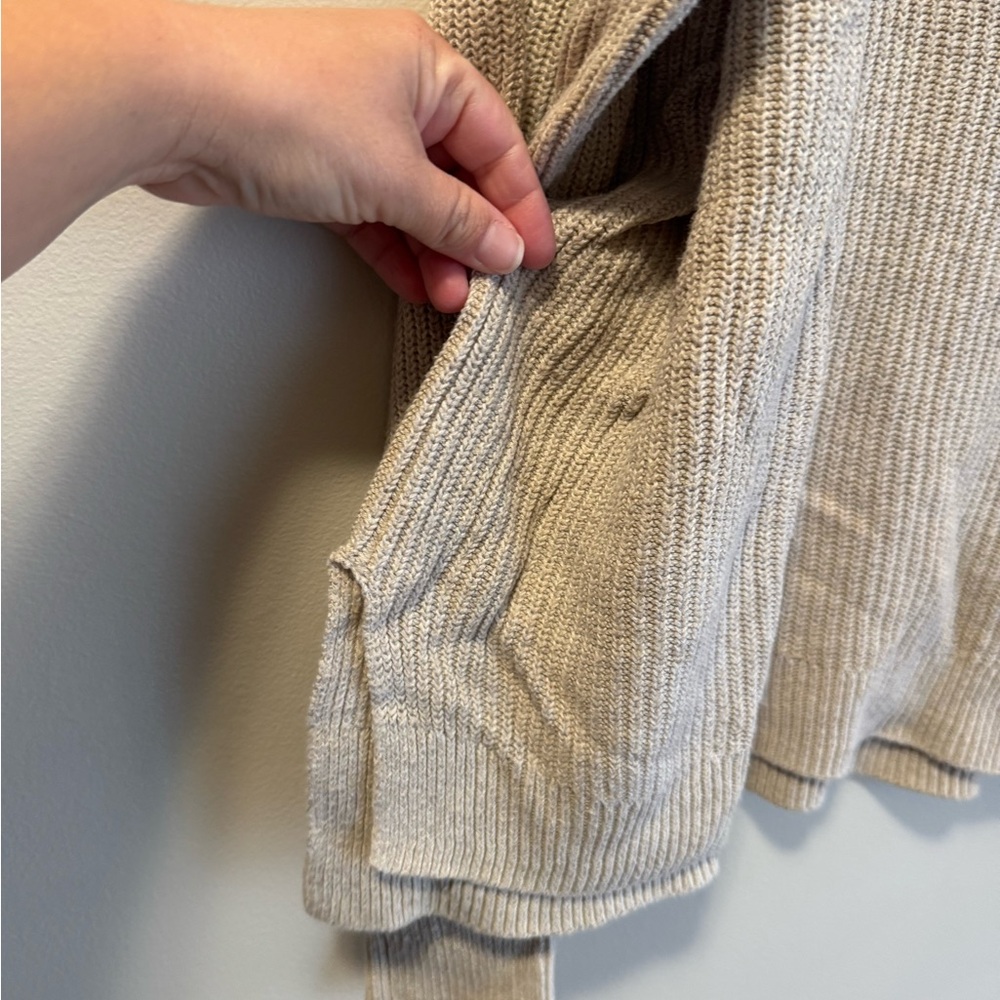 Abercrombie & Fitch Women's Oatmeal V-Neck Sweater - Picture 3 of 5